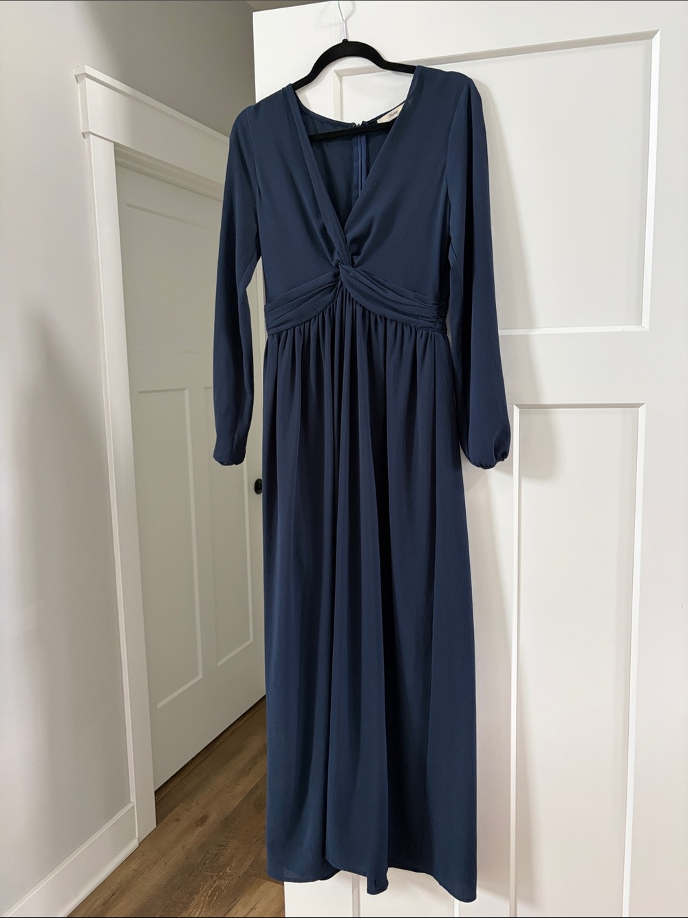 ANDREE BY UNIT Twist-Front Navy Maxi Dress with Long Sleeves